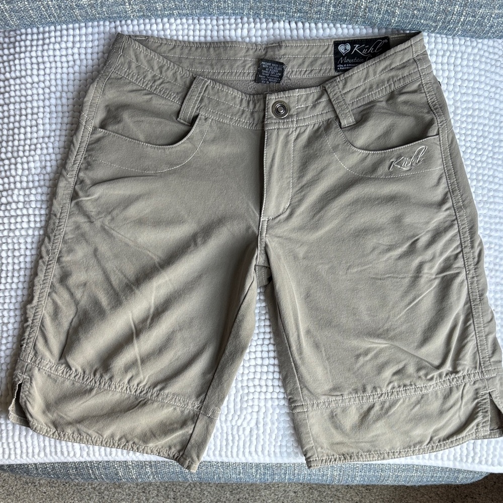 Kuhl Tan Bermuda Hiking Outdoor Shorts 9”